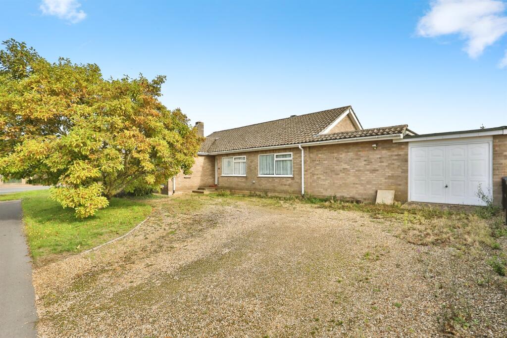 3-bed bungalow on Greenhoe Place, Swaffham, £325,000