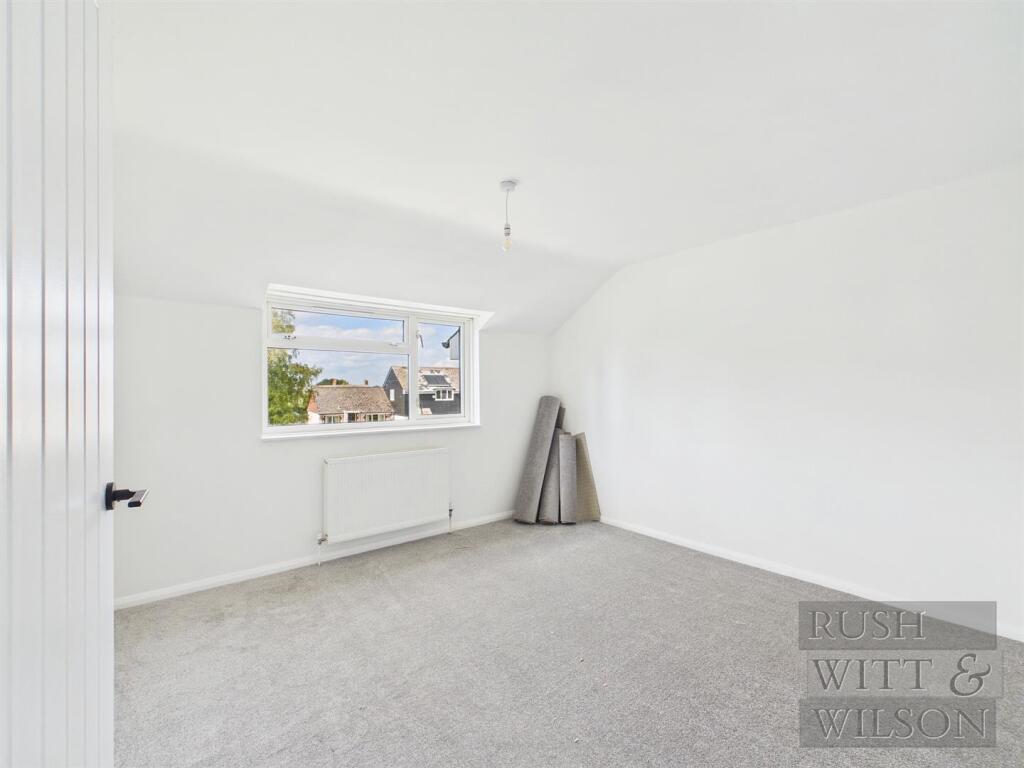 House in Rother, Iden - More