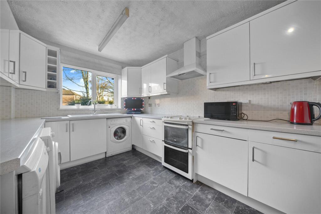 William Russell Court, Woking, Surrey, GU21 photo 2