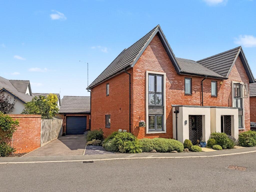 3 Fotheringhay Close, Daventry, NN11 2AG - View 3