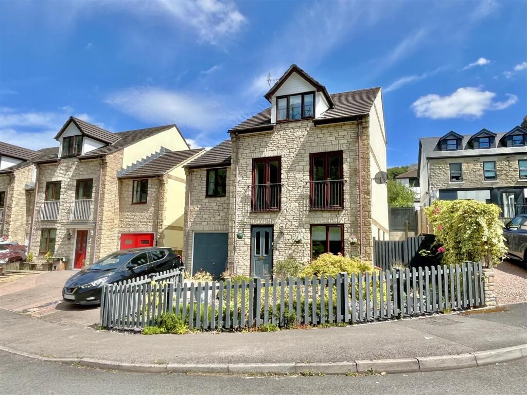 4-bed house on Cullimore View, Ruspidge, Cinderford, £350,000