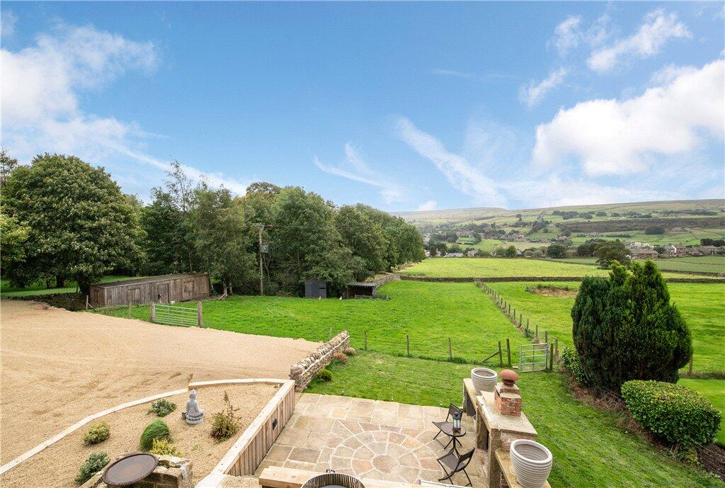 House in Bradford, Oxenhope - More