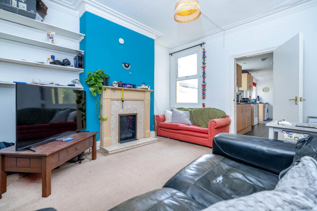House in Lincoln, Whitton Park, New Boultham - View 3