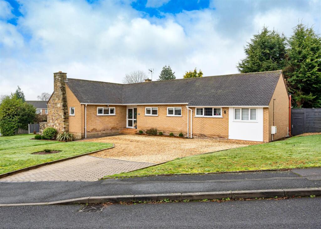 Main image of property: 14 Heath Hill Road, Wightwick