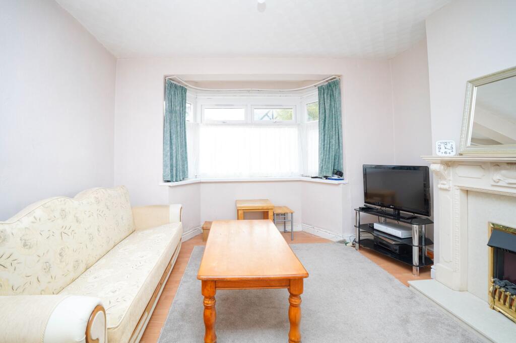 Oakwood Road, Sparkhill, B11 photo 2