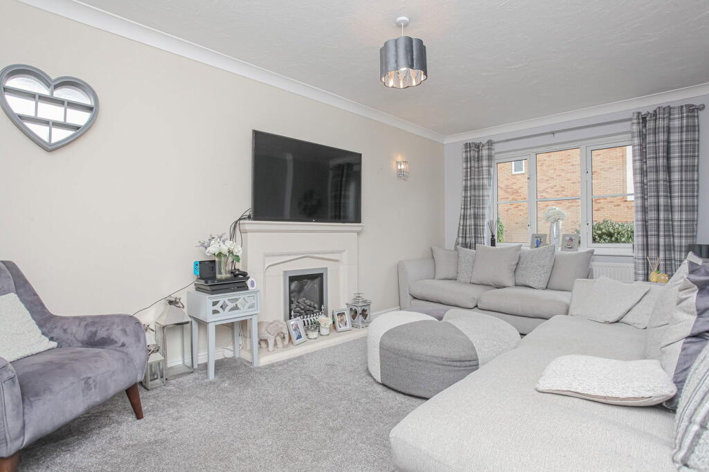 Yew Tree Close, Middleton Cheney photo 3