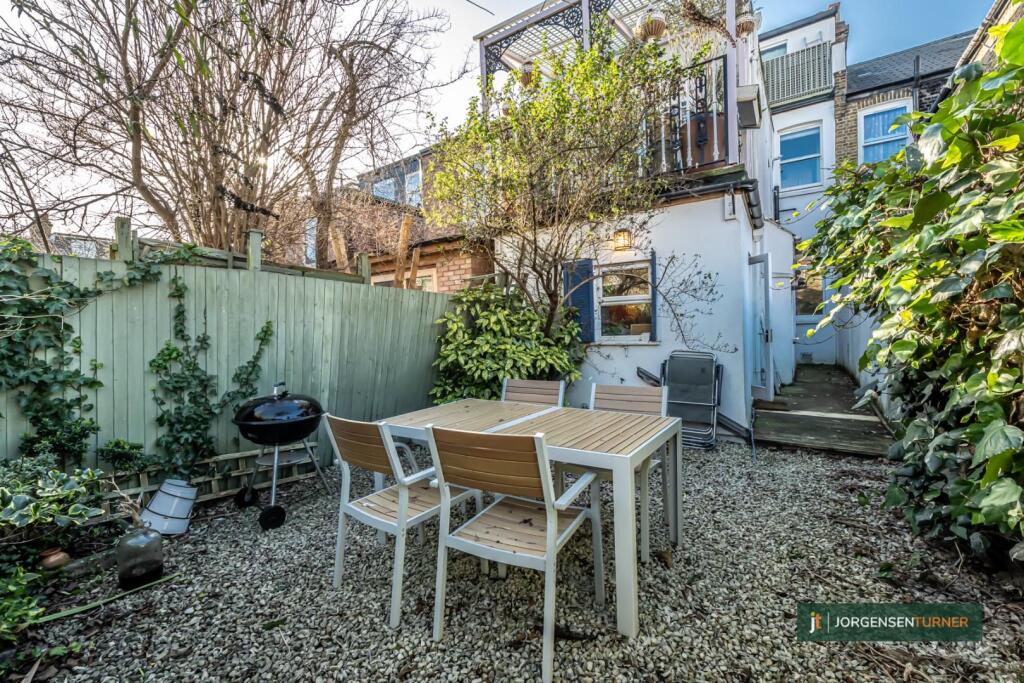 Apartment in London - View 3