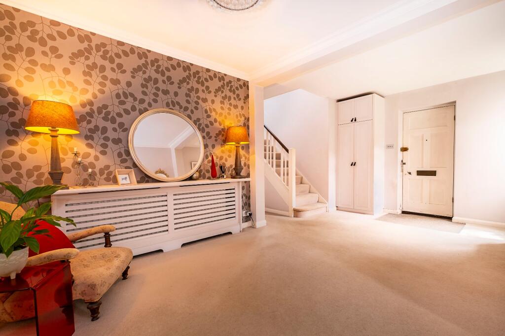 Angel Road, Thames Ditton, Surrey, KT7 photo 4