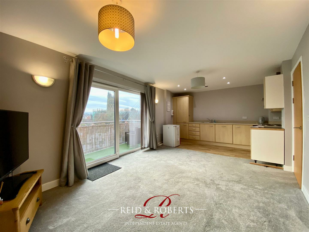 Apartment in Wrexham, Eagles Meadow Shopping Centre, Caia Park - View 2
