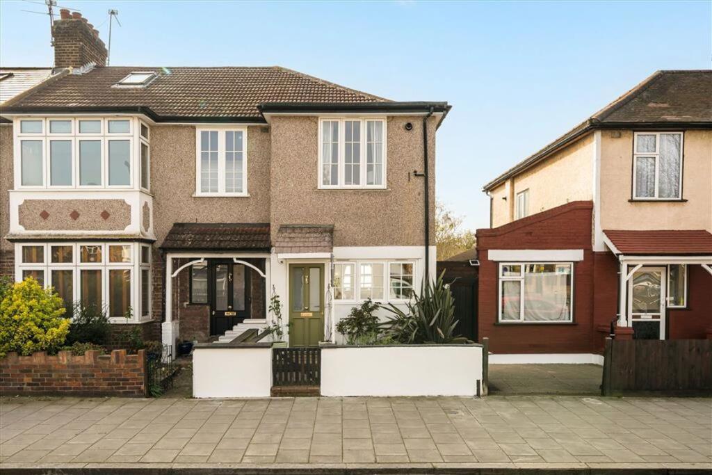 Main image of property: Manor Lane, Lee
