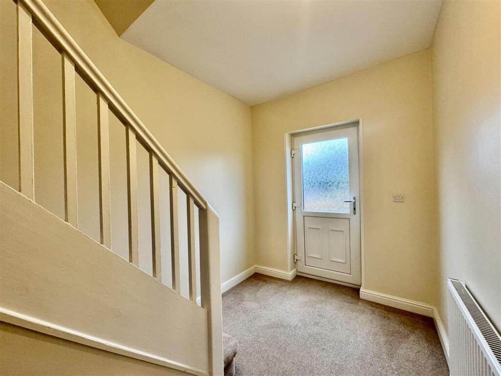 House in Kirklees, Gawthorpe, Kirkburton - View 5