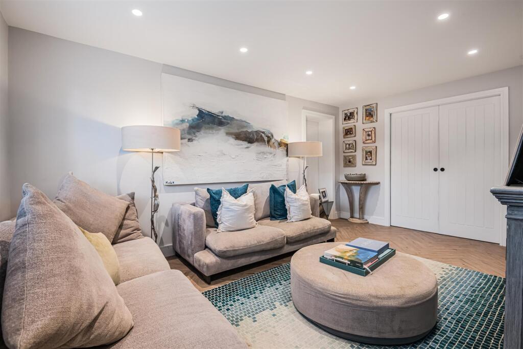 House in Watford - View 4
