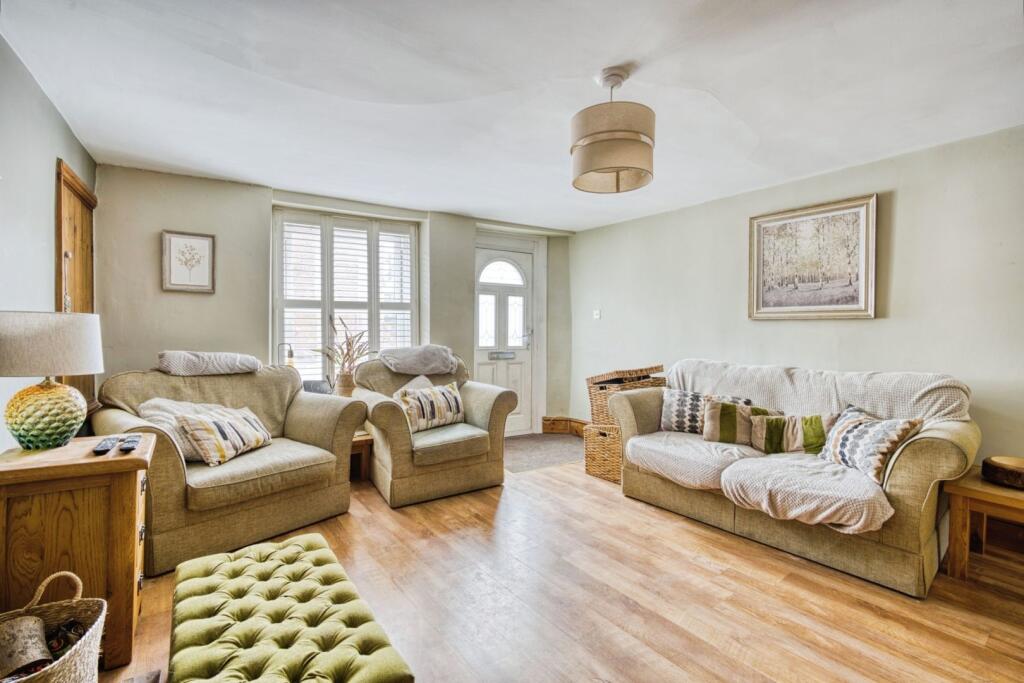 House in High Peak, Chapel-en-le-Frith - View 3