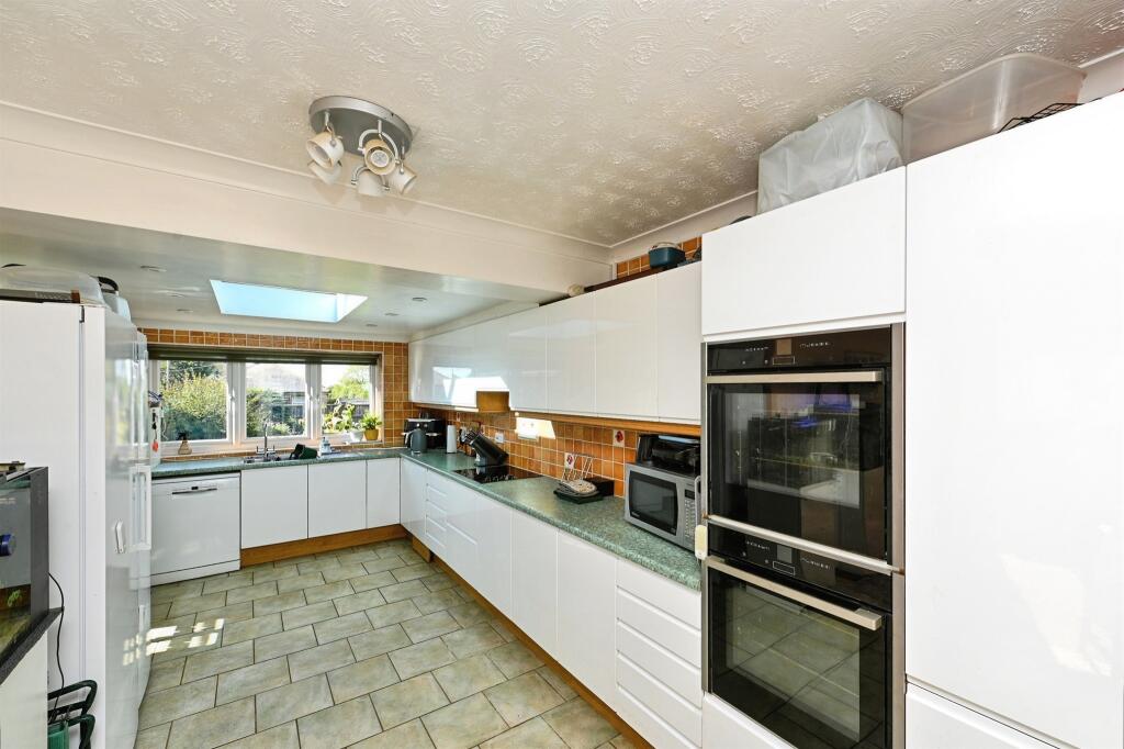 House in King's Lynn and West Norfolk, Hilgay - More