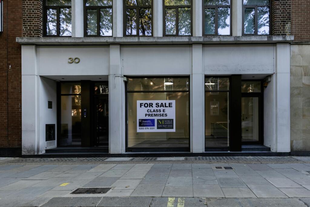 Main image of property: 32 Grays Inn Road, London, WC1X 8HR
