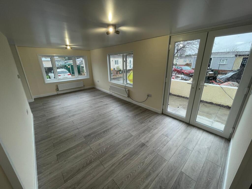 Main Avenue, Charnwood Park Estate, Scunthorpe photo 4