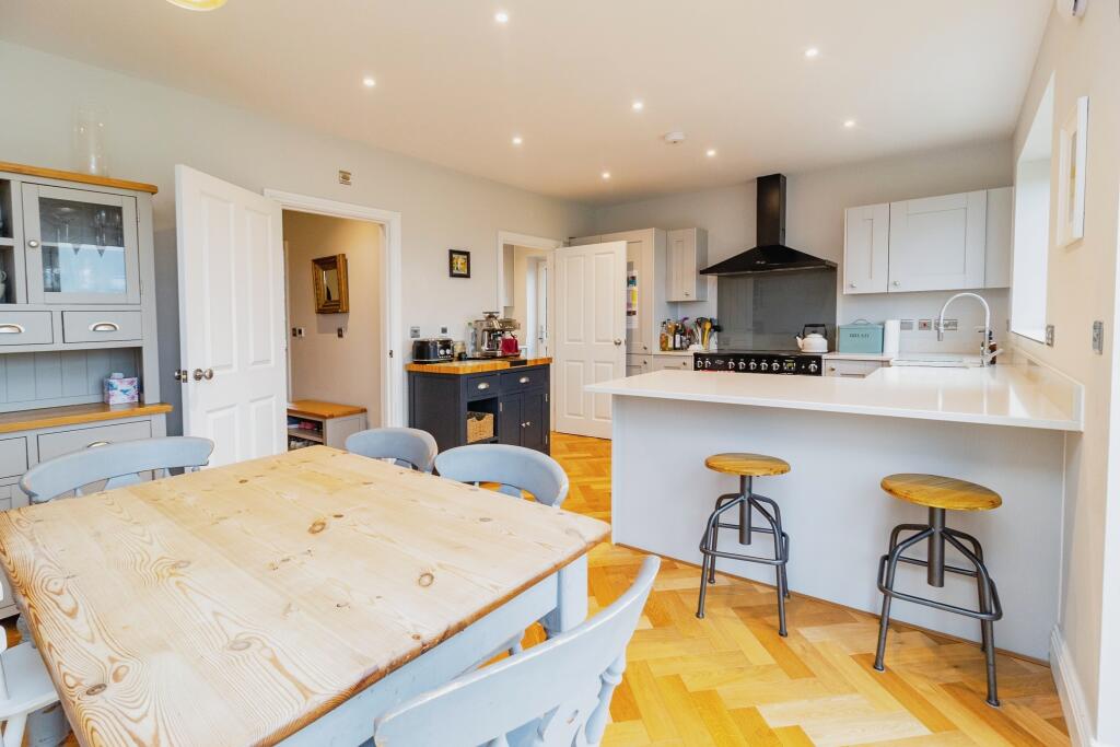 Cherry Leas, Great Horwood, Milton Keynes, MK17 photo 3