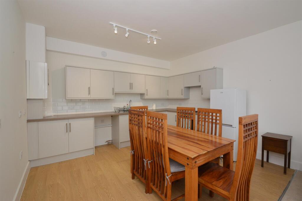 Woodland View, Ryde photo 3