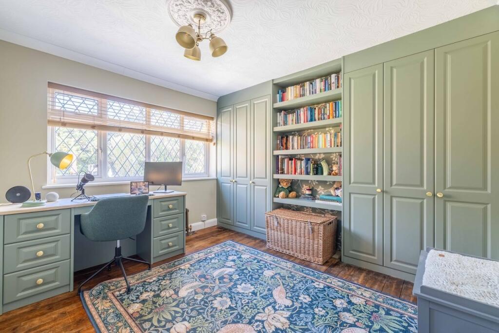 House in Denham Green, Denham - View 3