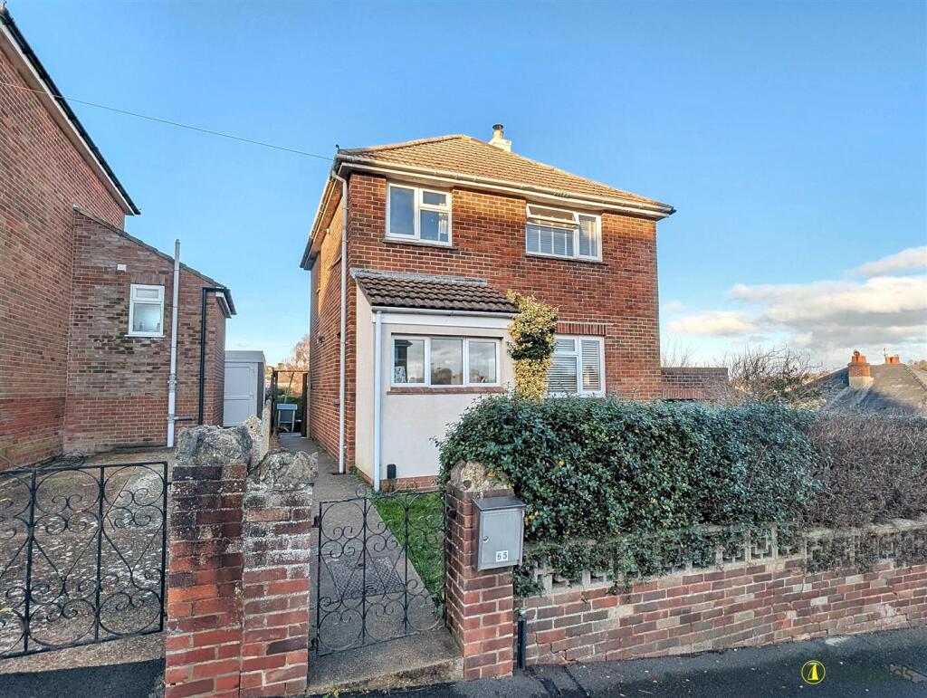 Main image of property: Longmead Road, Ryde, PO33 2TW