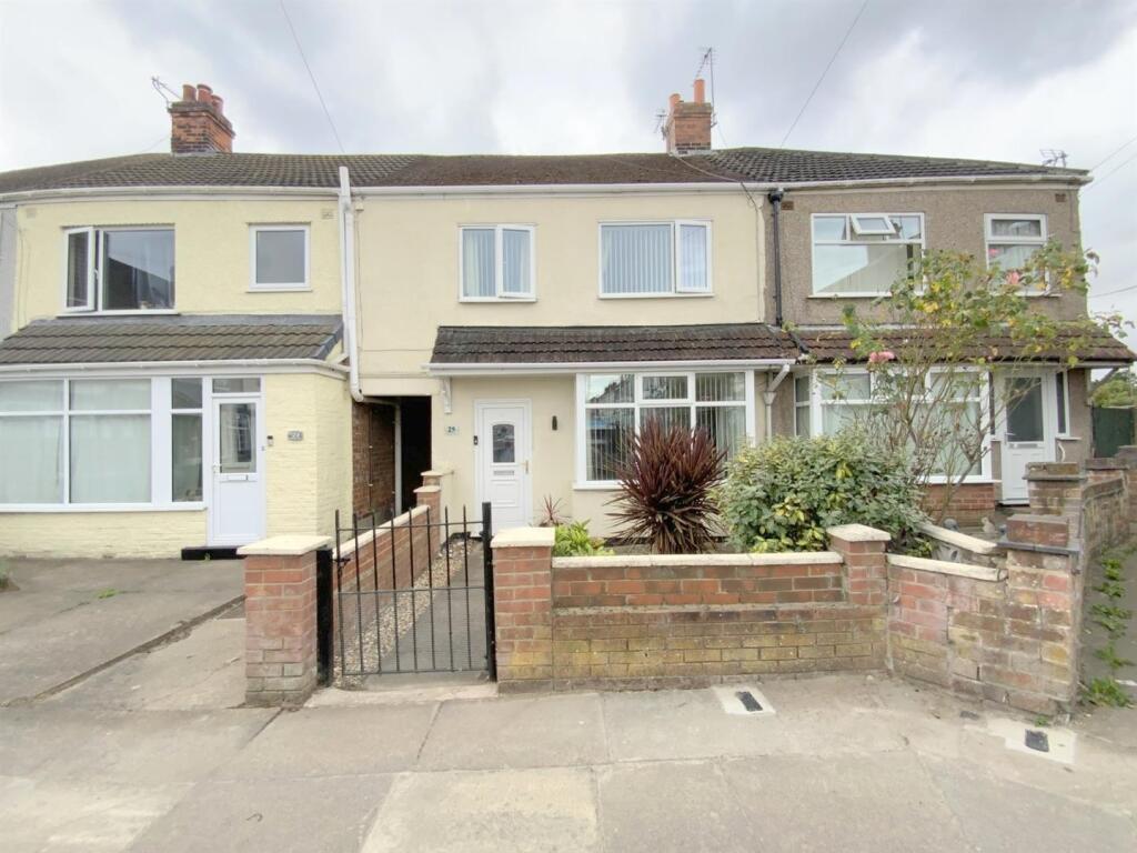 3-bed terraced on Corinthian Avenue, Grimsby, £130,000