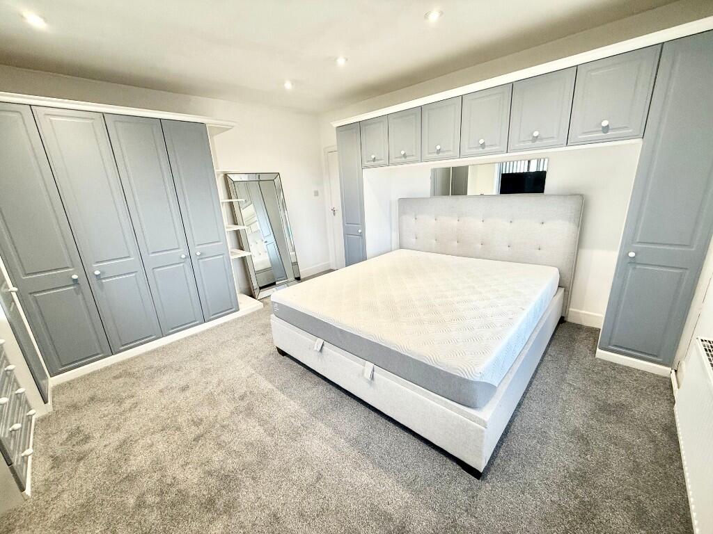 Longbarrow Close, Bournemouth, Dorset, BH8 photo 5