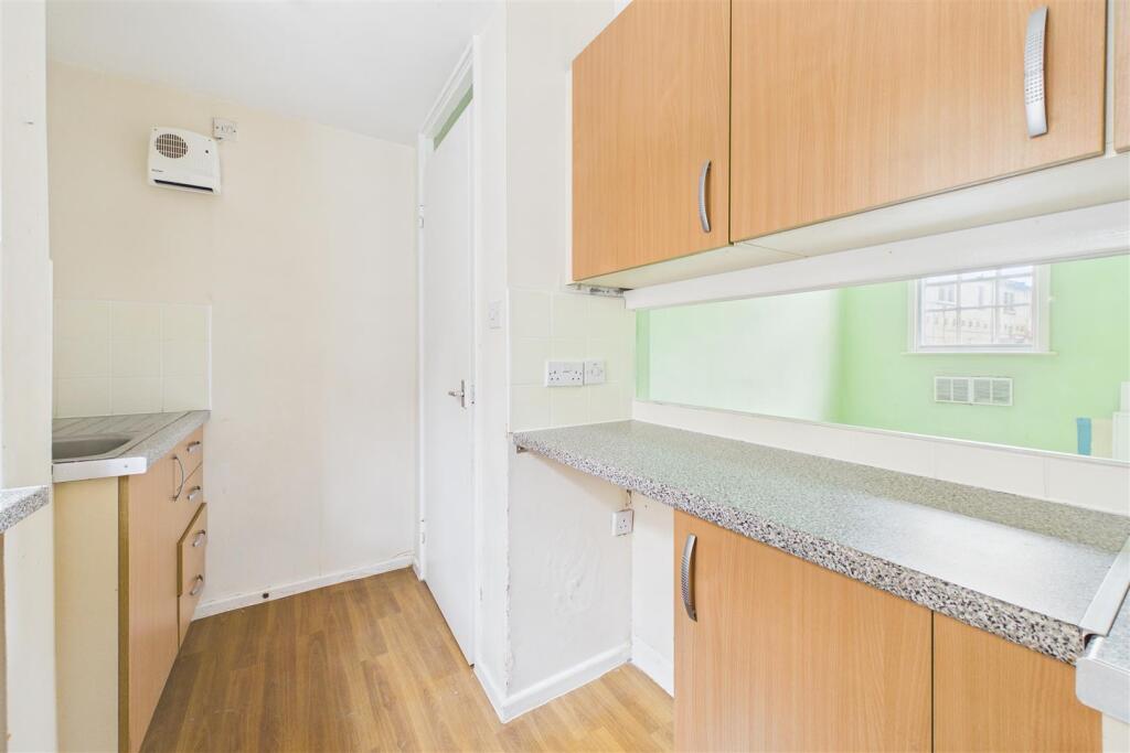 Additional image 12 of Flat | Basic Updating | BA1