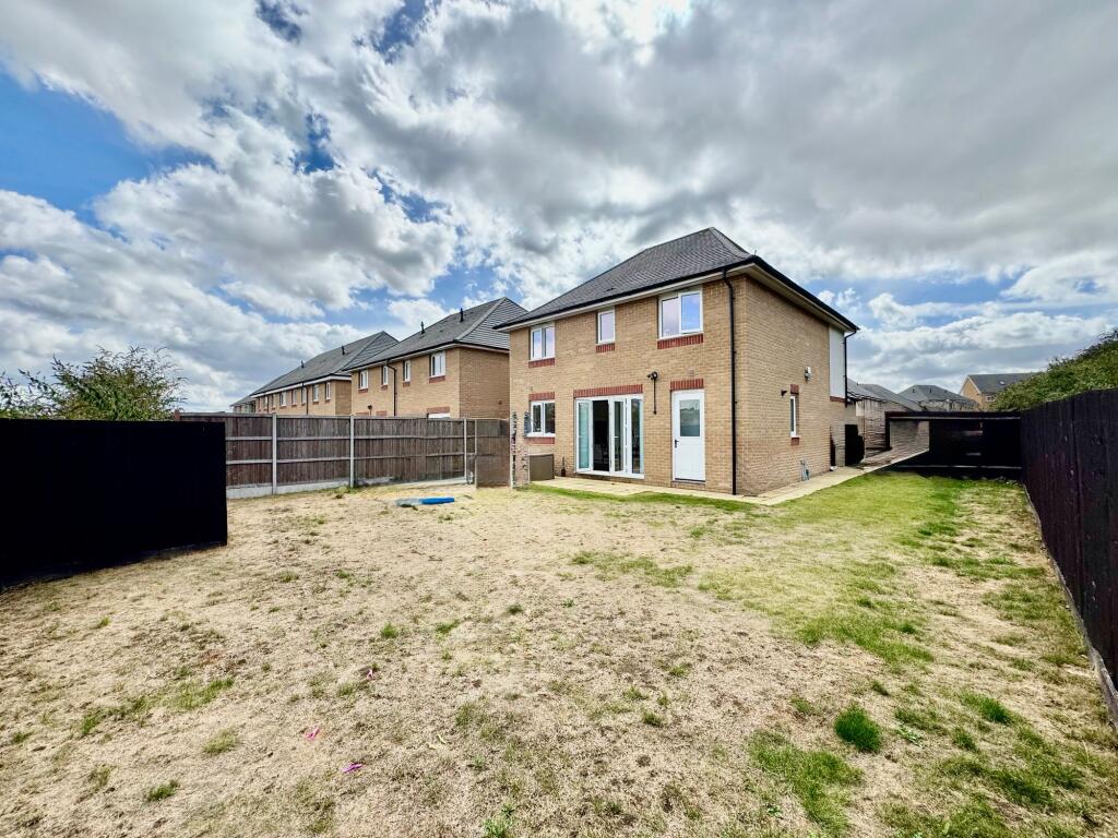 House in Luton - View 5