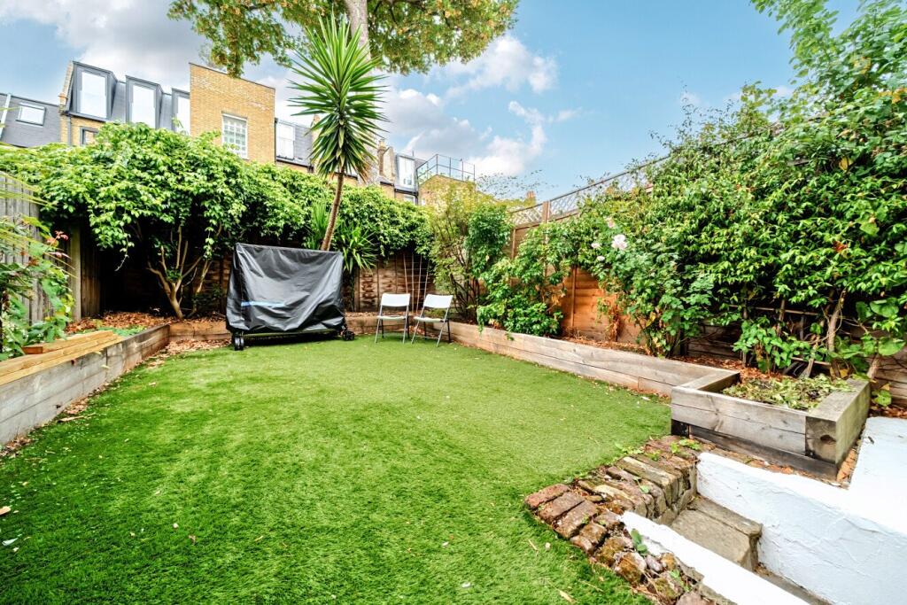 House in London - View 5