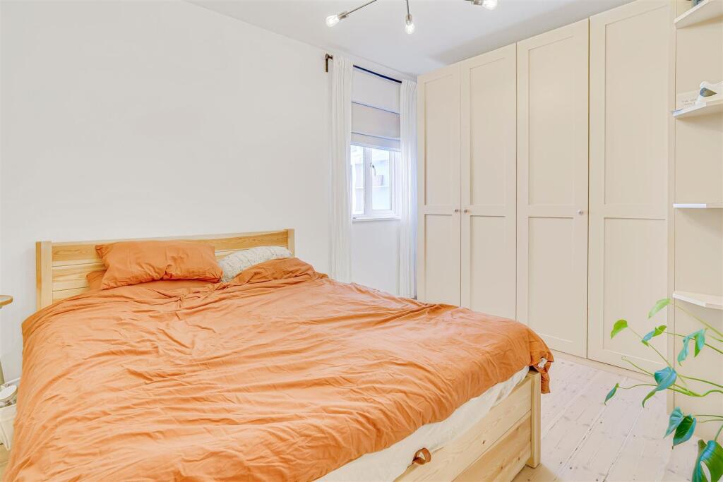 Apartment in London, North Sheen - More