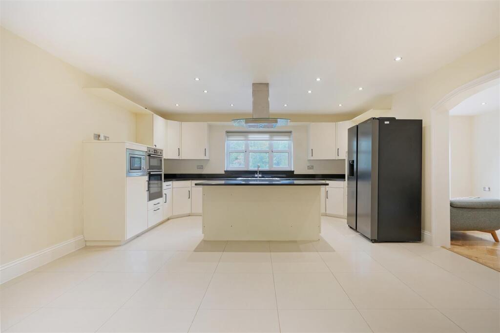 House in Sheffield, Bradway - View 2
