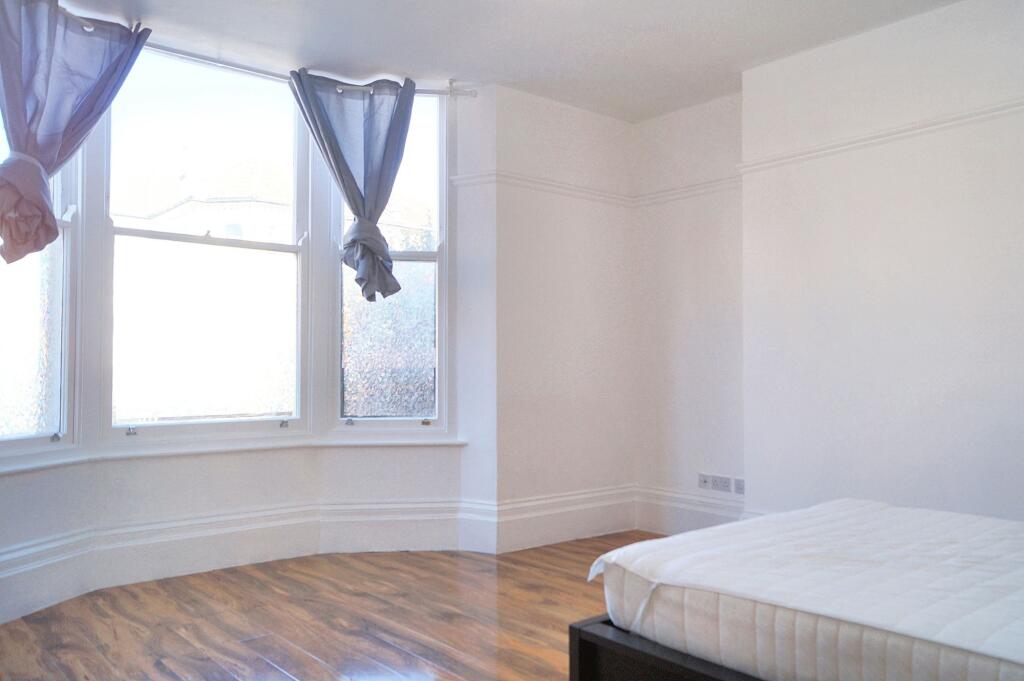 Main image of property: Studio 1, 47 zetland road, Bristol, BS6 7AJ