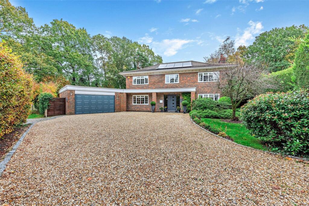 Main image of property: Badger Way, Ewshot, Farnham, Hampshire, GU10