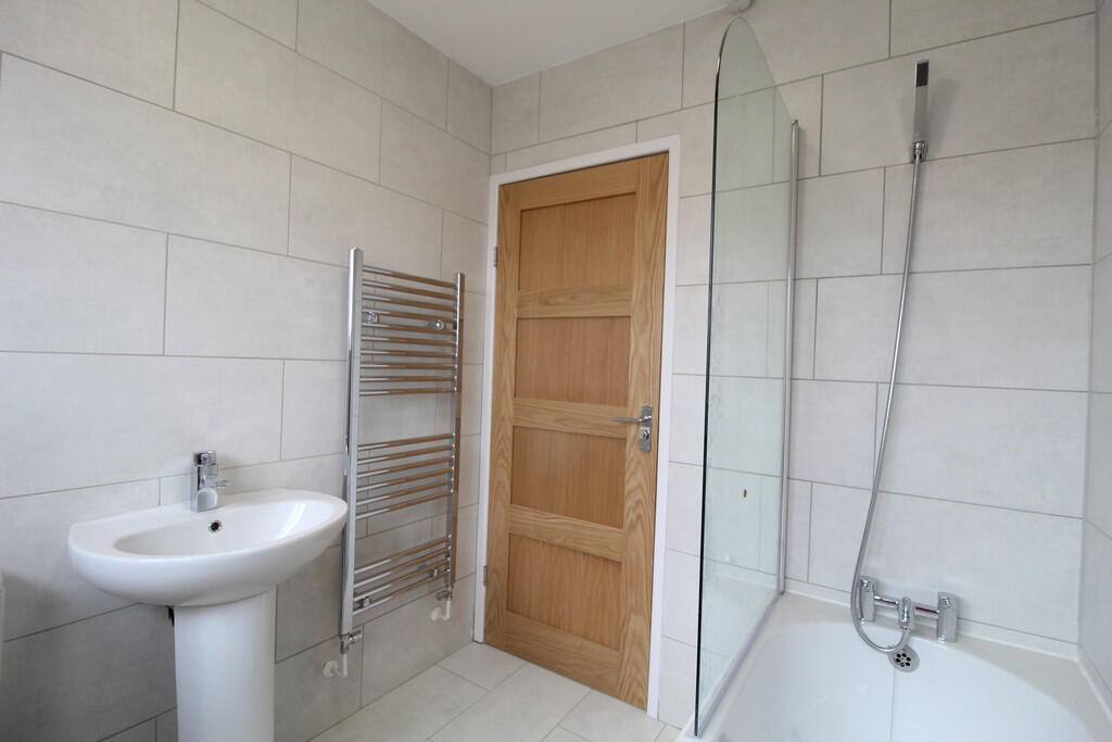 1 bedroom house share for rent