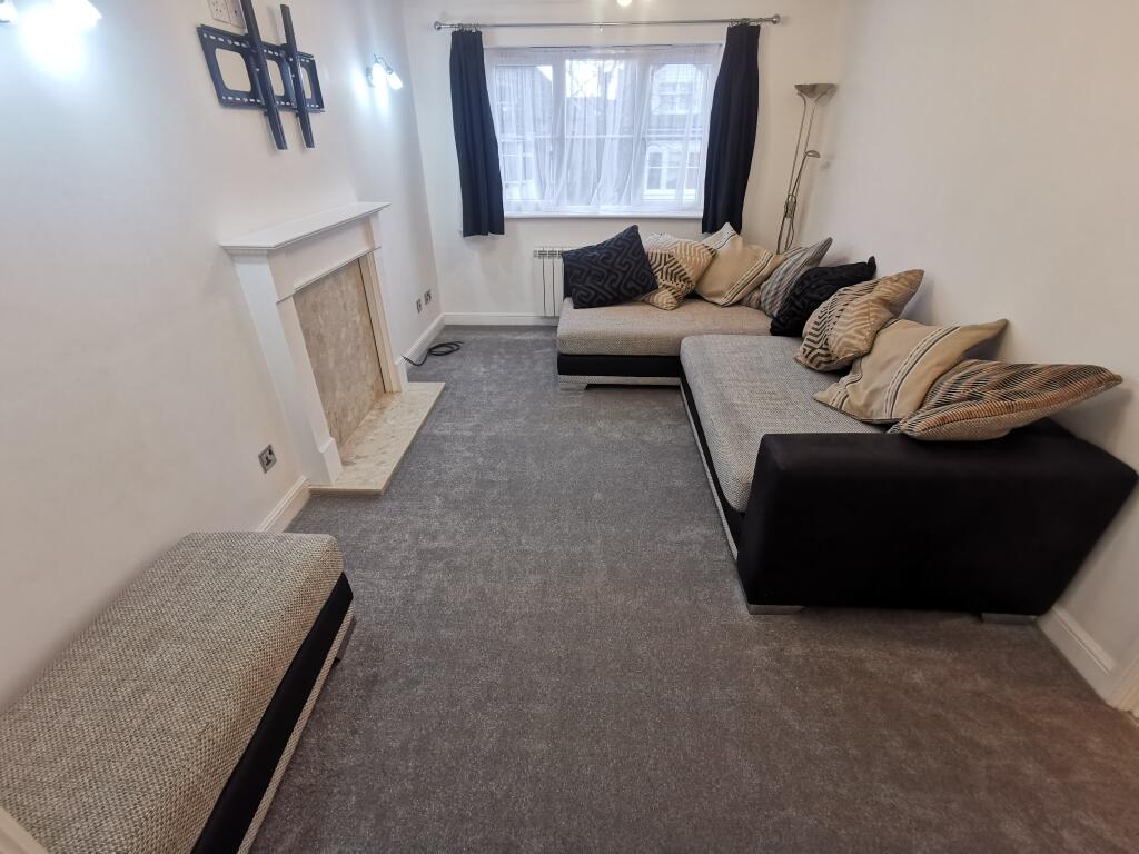 Apartment in Leicester, West End - View 2