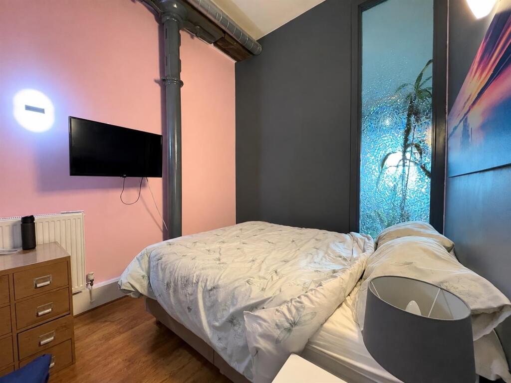 Apartment in Huddersfield - More
