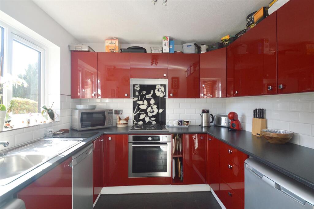 House in Carisbrooke, Gunville, Newport - View 2