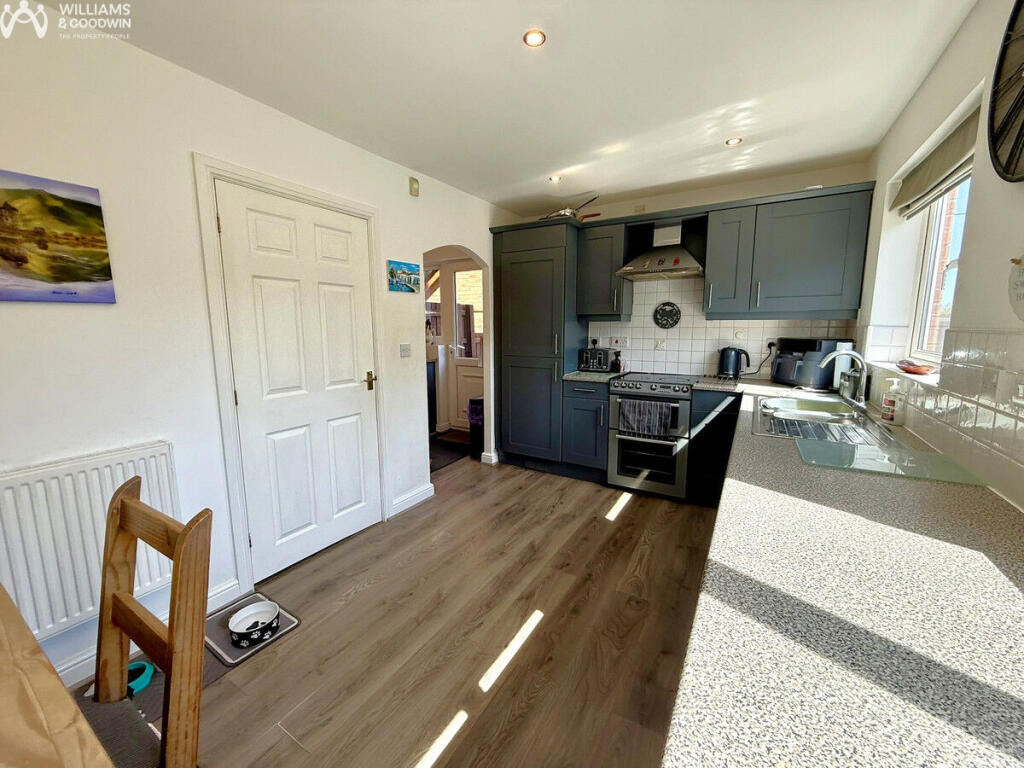 Bro Caerwyn, Llangefni, Anglesey, LL77 photo 3