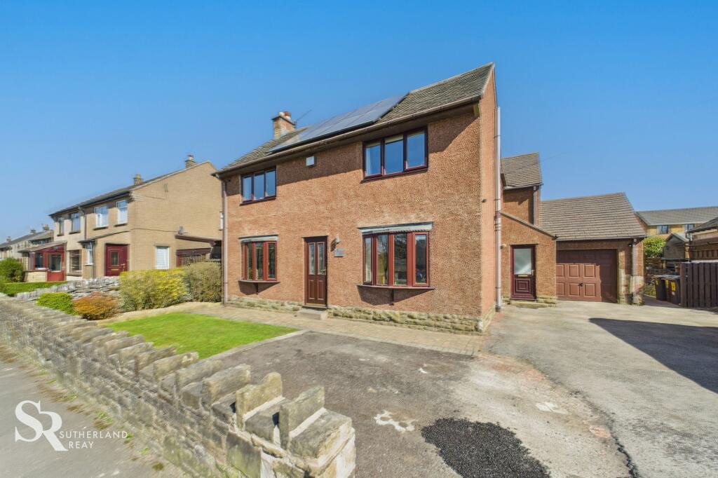 4-bed detached on Hallsteads, Dove Holes, SK17, £395,000