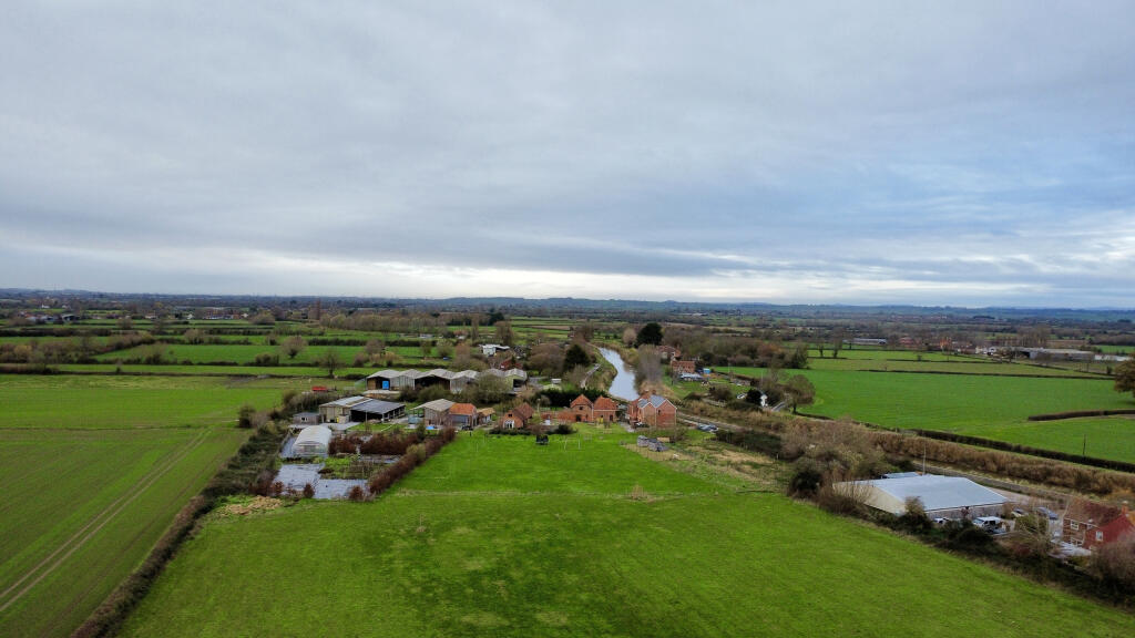 Saltmoor - Burrowbridge photo 2
