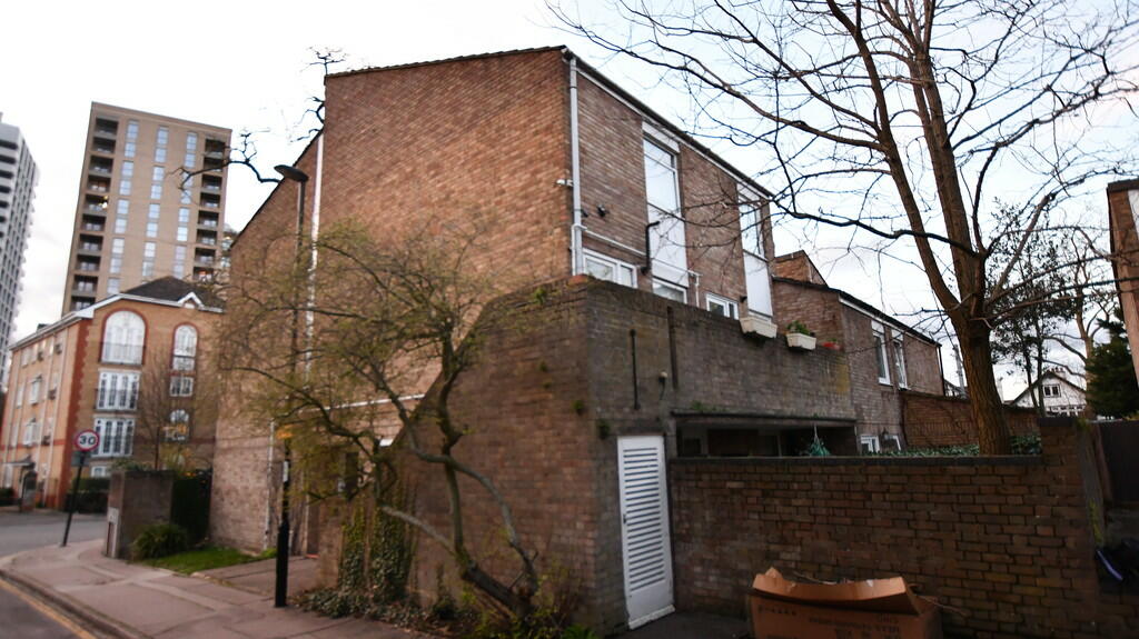 Main image of property: St. Clairs Road, Croydon
