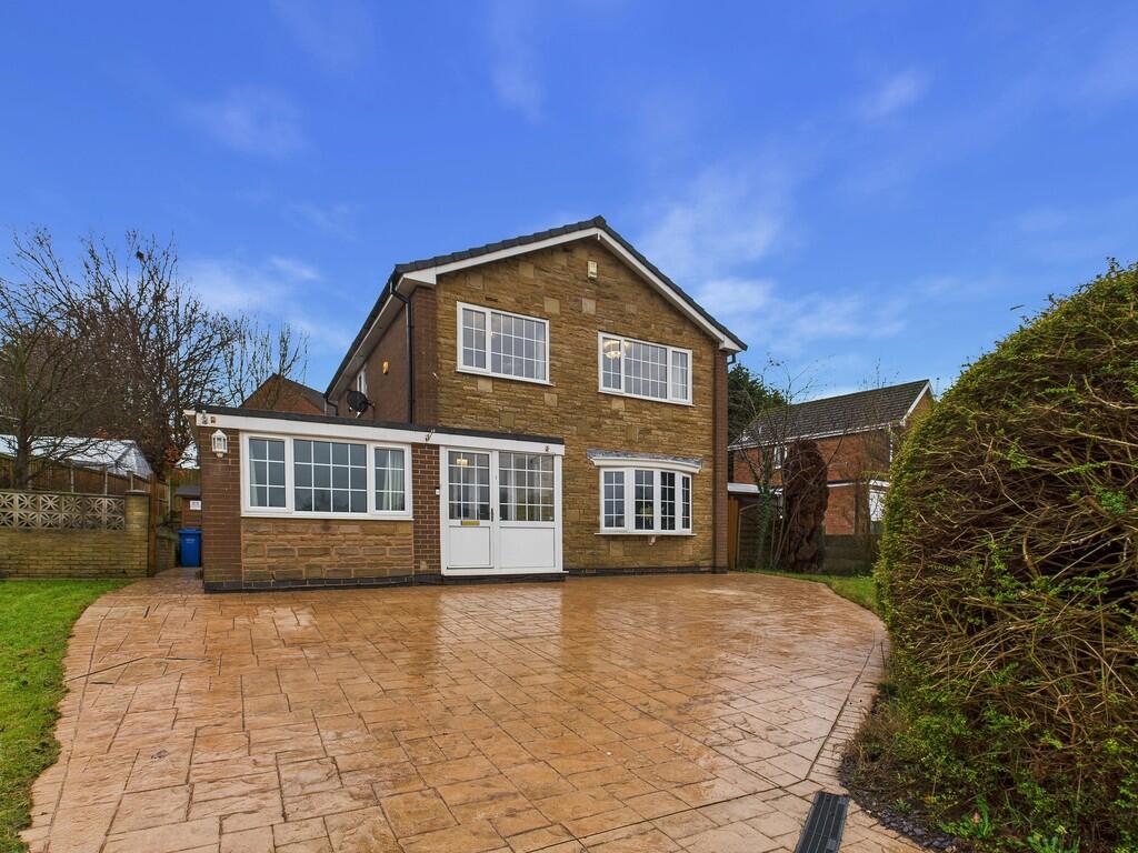 3-bed detached on Cromford Drive, Staveley, £300,000