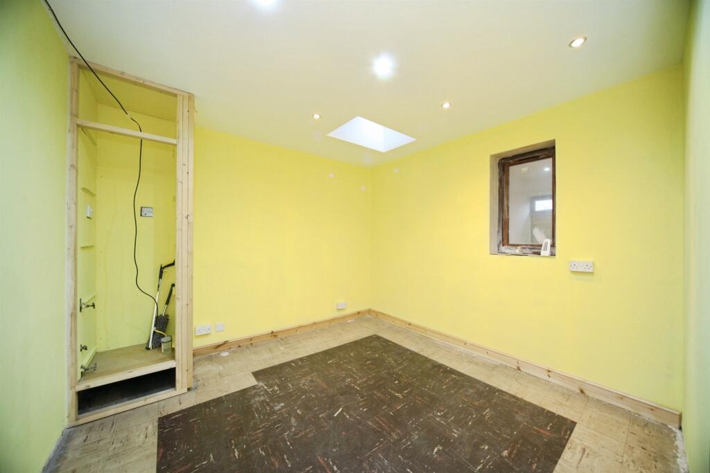 Hathaway Close, Luton photo 4