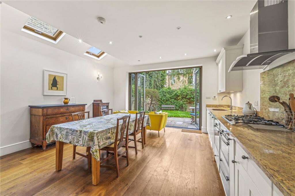 House in Twickenham - View 4