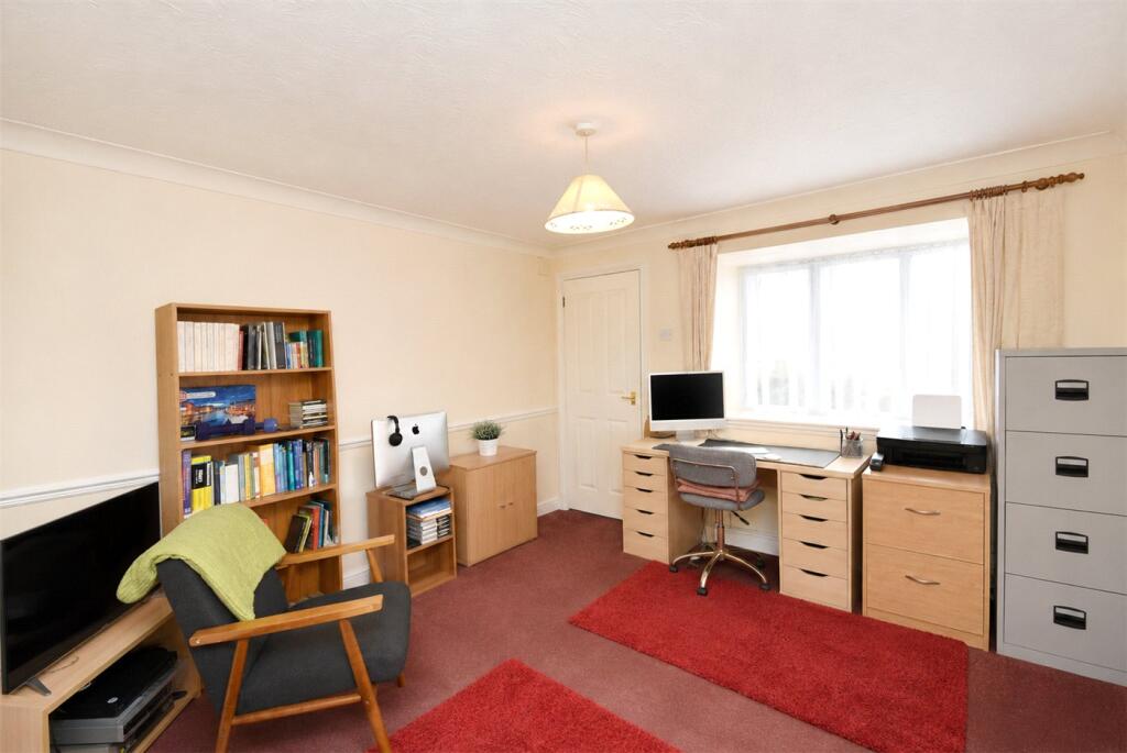 Apartment in Wirral, Liverpool City Region - View 3