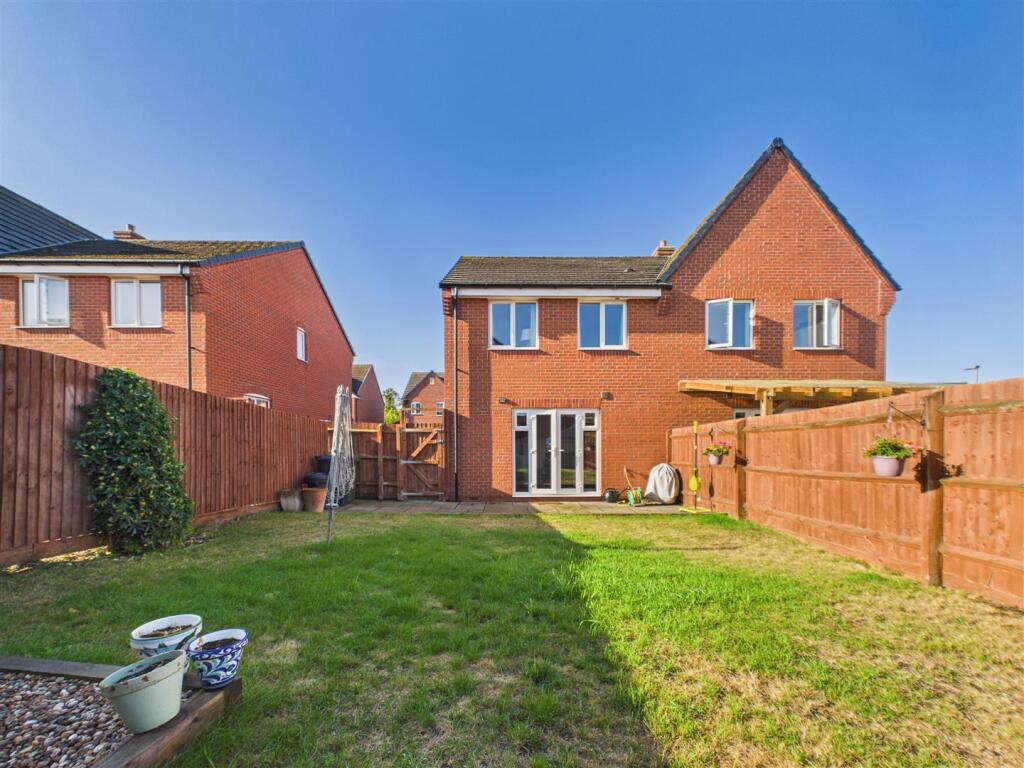 House in Wychavon, The Orchards, Evesham - View 3