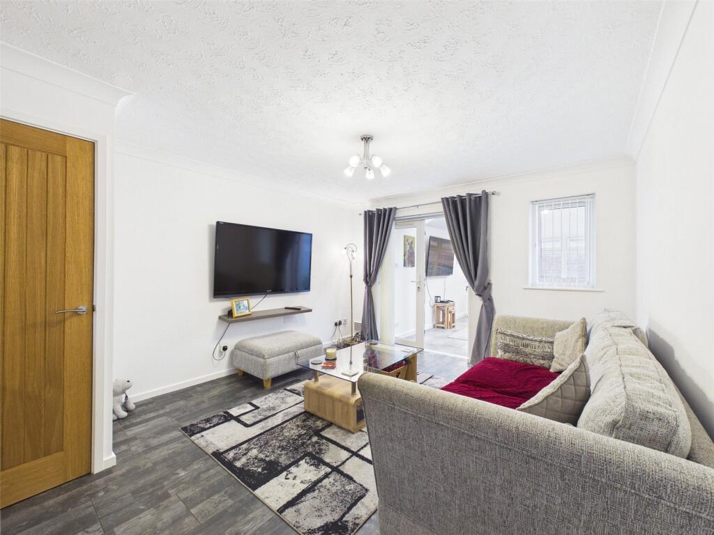 Trefoil Close, Worcester, WR5 photo 3