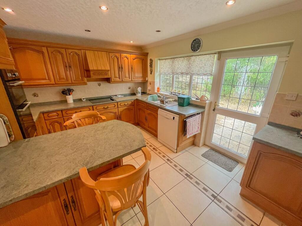 House in Rugby, Warwickshire - View 4