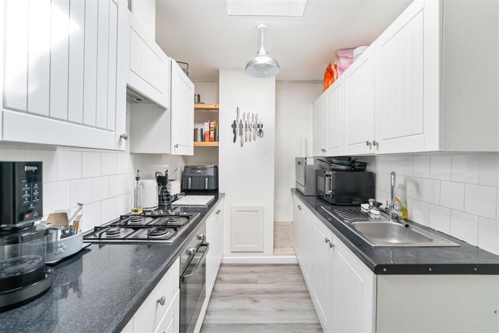 Apartment in Weston-super-Mare, North Somerset - View 5