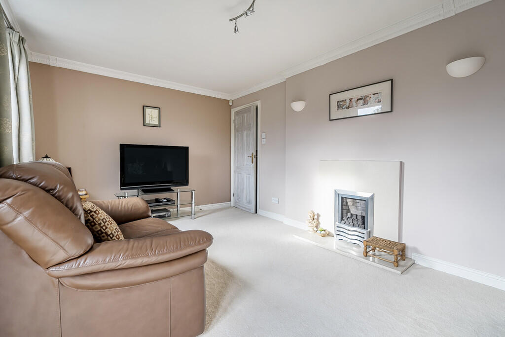 28 Chestnut Close, Holme, LA6 1RX photo 3